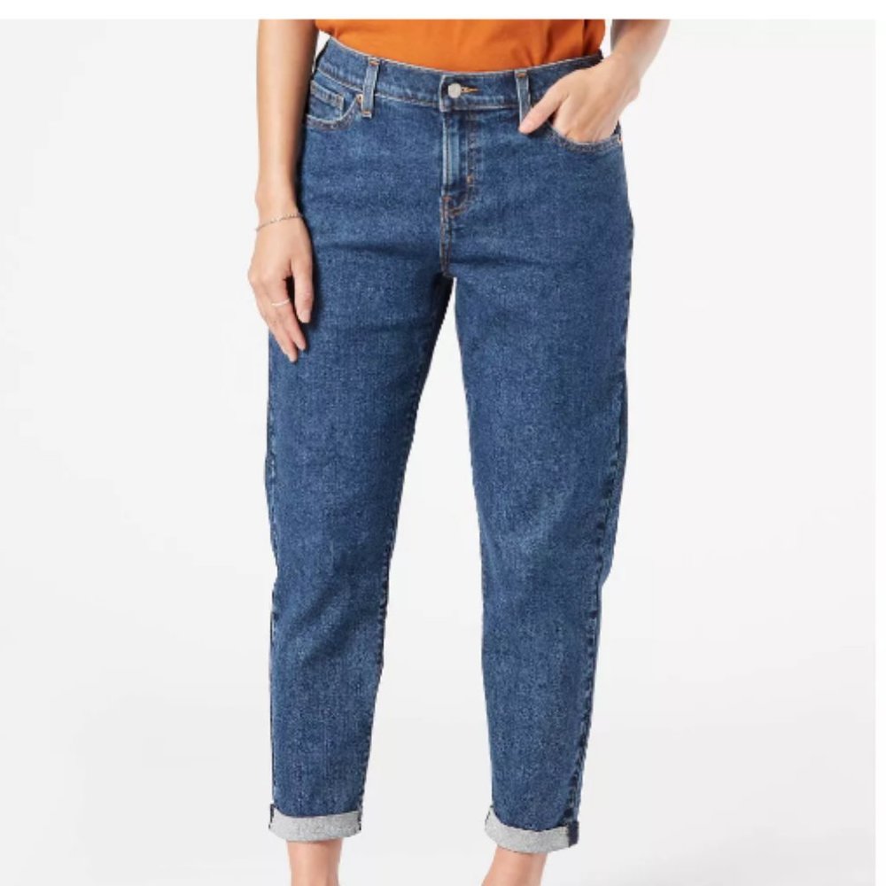 Levi's Mid-Rise Cropped Boyfriend Jeans